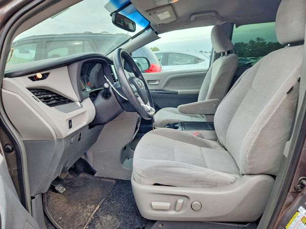 2015 TOYOTA SIENNA