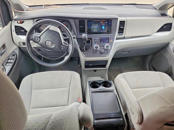 2015 TOYOTA SIENNA