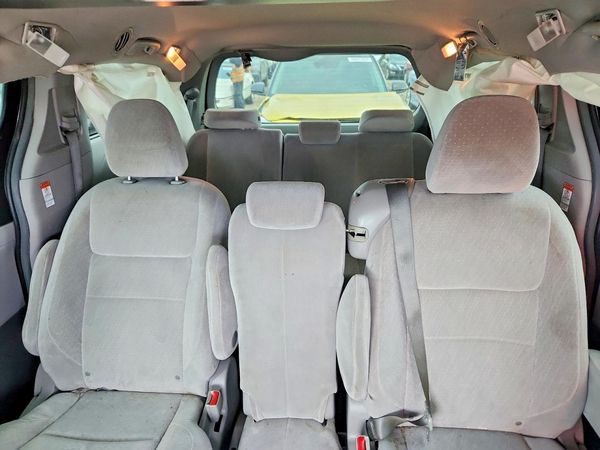 2015 TOYOTA SIENNA