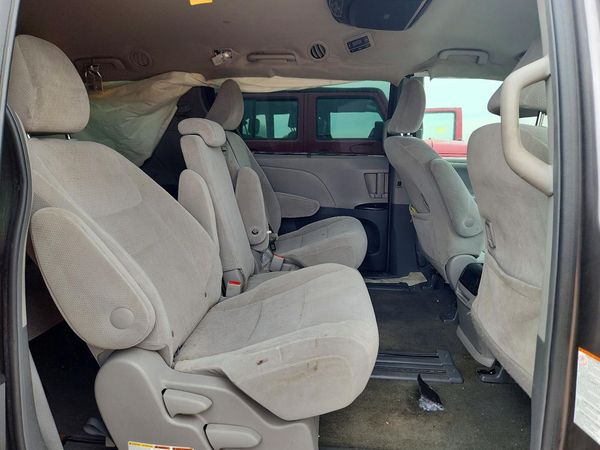 2015 TOYOTA SIENNA