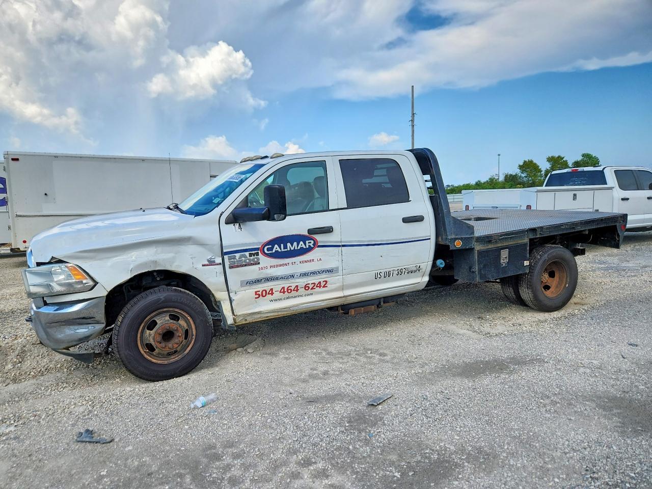 2014 RAM 3500 CREW CAB CHASSIS — Front 3/4