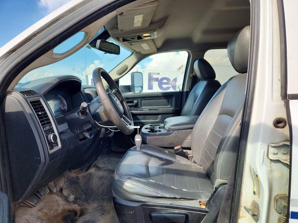 2014 RAM 3500 CREW CAB CHASSIS — DENT