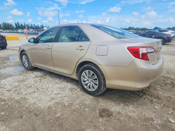 2012 TOYOTA CAMRY