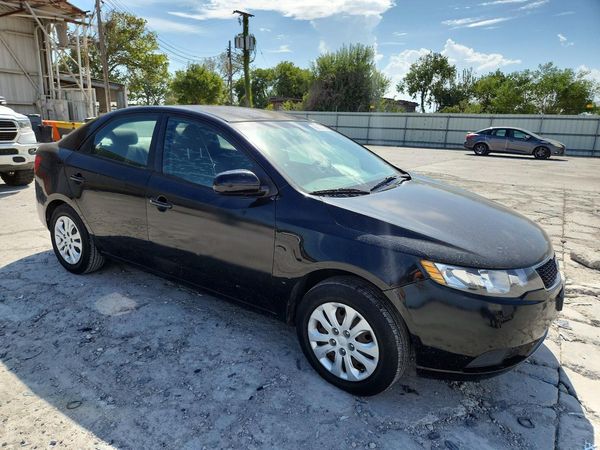 2013 KIA FORTE