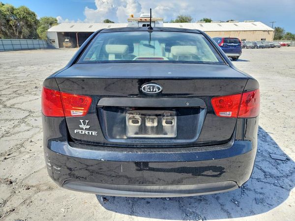 2013 KIA FORTE
