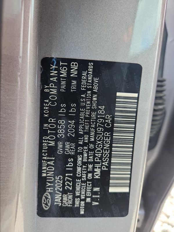 2025 HYUNDAI ELANTRA Limited