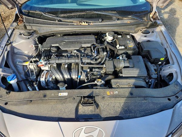 2024 HYUNDAI ELANTRA — Engine bay