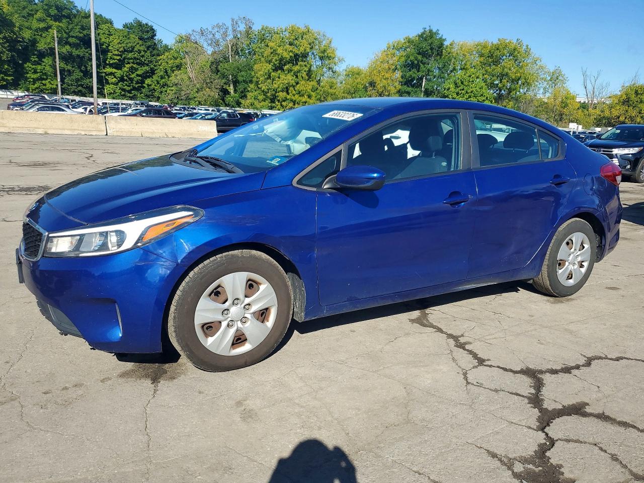 2017 KIA FORTE LX Base — Front 3/4