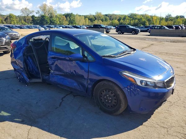 2017 KIA FORTE LX Base — Passenger 3/4