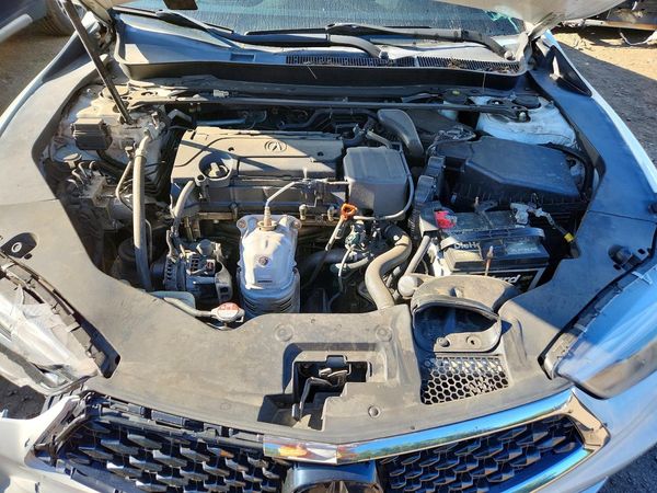 2018 ACURA TLX TECH — Engine bay