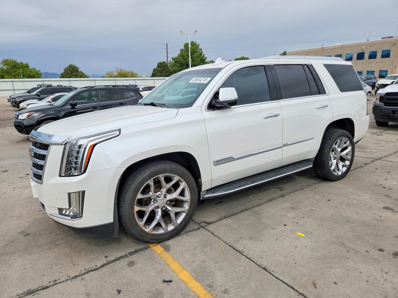 2016 CADILLAC ESCALADE — Front 3/4