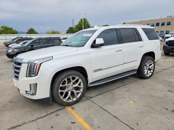 2016 CADILLAC ESCALADE — Front 3/4