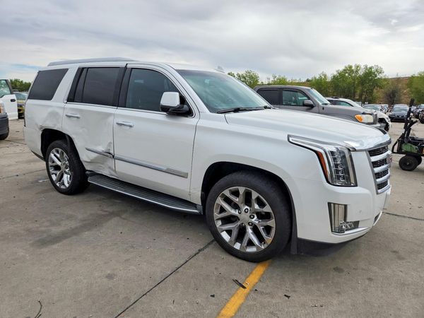 2016 CADILLAC ESCALADE — Passenger 3/4