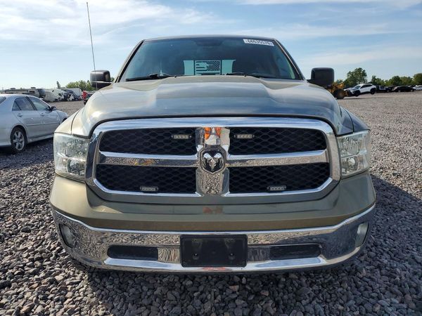 2013 RAM 1500 SLT