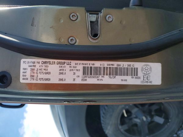 2013 RAM 1500 SLT