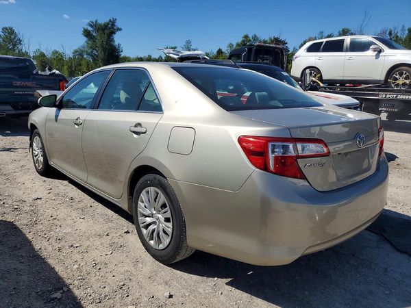 2014 TOYOTA CAMRY