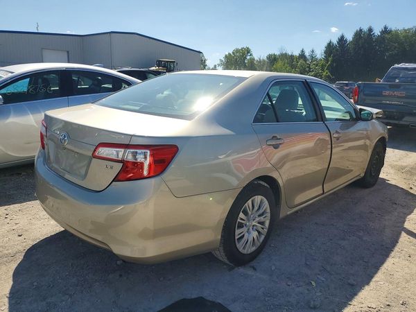 2014 TOYOTA CAMRY
