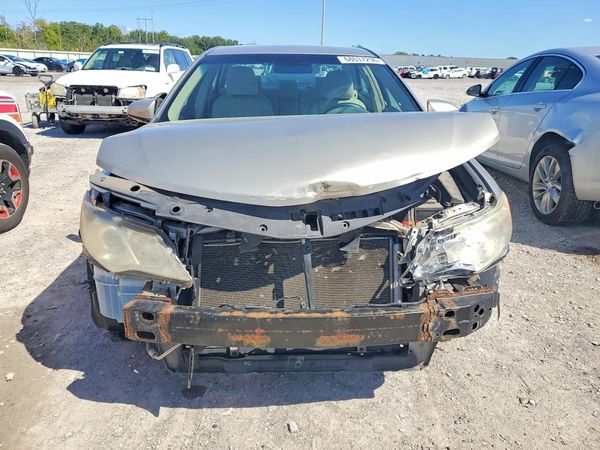 2014 TOYOTA CAMRY