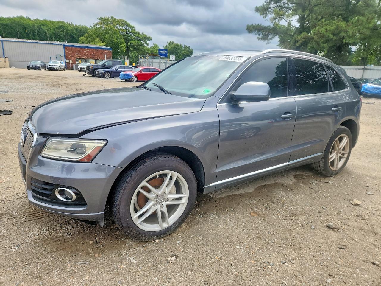 2014 AUDI Q5 Premium Plus — Front 3/4