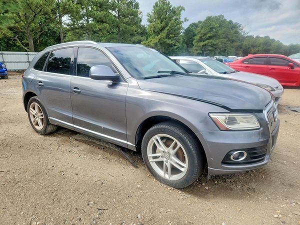 2014 AUDI Q5 Premium Plus — Passenger 3/4