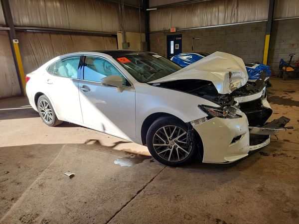 2018 LEXUS ES 350 — Passenger 3/4