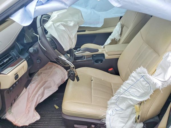 2018 LEXUS ES 350 — DENT