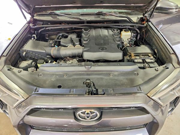 2016 TOYOTA 4RUNNER Base Grade — Engine bay