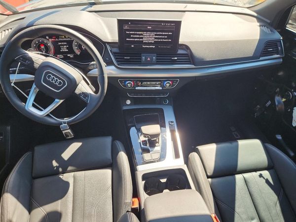 2024 AUDI Q5 S Line quattro Premium