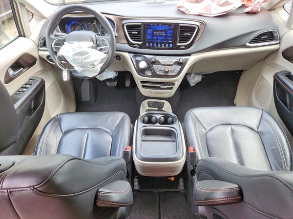 2017 CHRYSLER PACIFICA Touring L