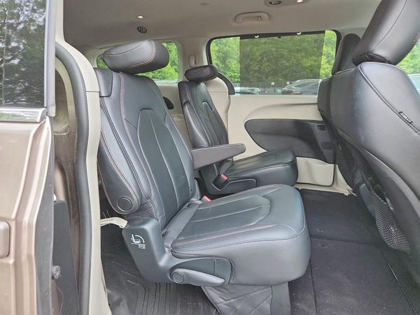 2017 CHRYSLER PACIFICA Touring L