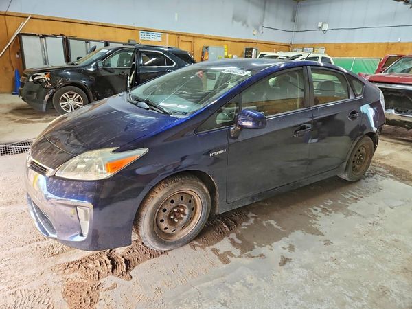 2012 TOYOTA PRIUS — Front 3/4