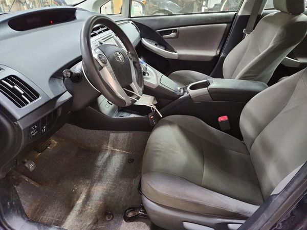 2012 TOYOTA PRIUS — DENT