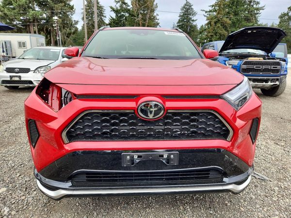 2025 TOYOTA RAV4 SE