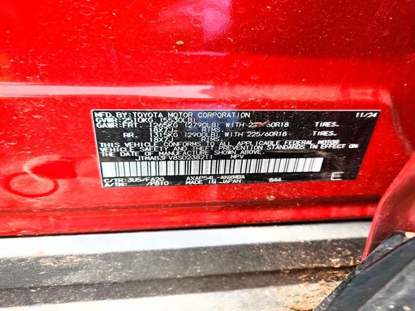 2025 TOYOTA RAV4 SE
