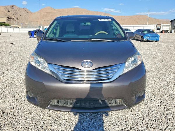 2014 TOYOTA SIENNA