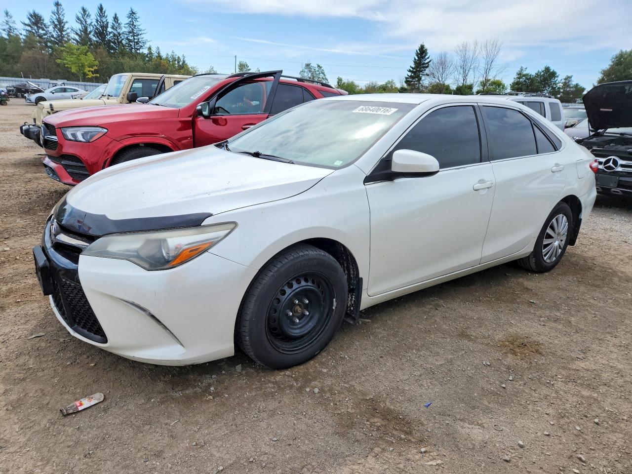 2015 TOYOTA CAMRY — Front 3/4