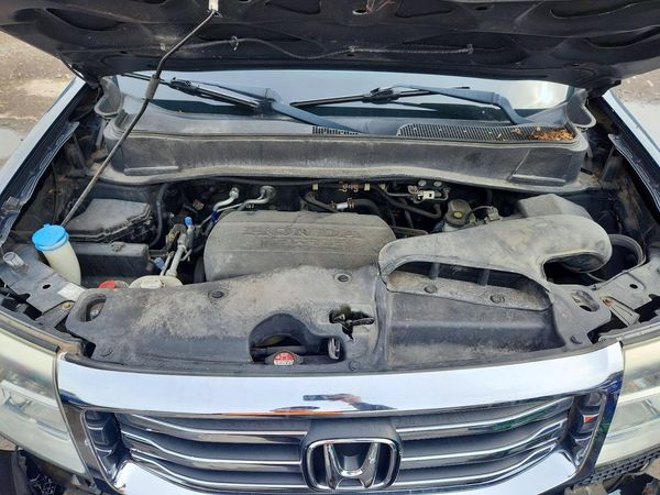 2013 HONDA PILOT EX-L with RES — Engine bay