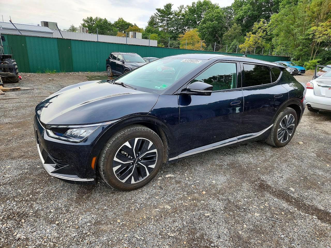 2024 KIA EV6 Light, Wind — Front 3/4