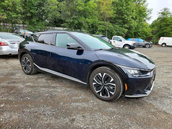 2024 KIA EV6 Light, Wind — Passenger 3/4