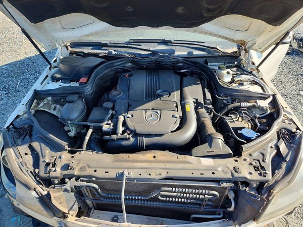 2014 MERCEDES-BENZ C C250 — Engine bay