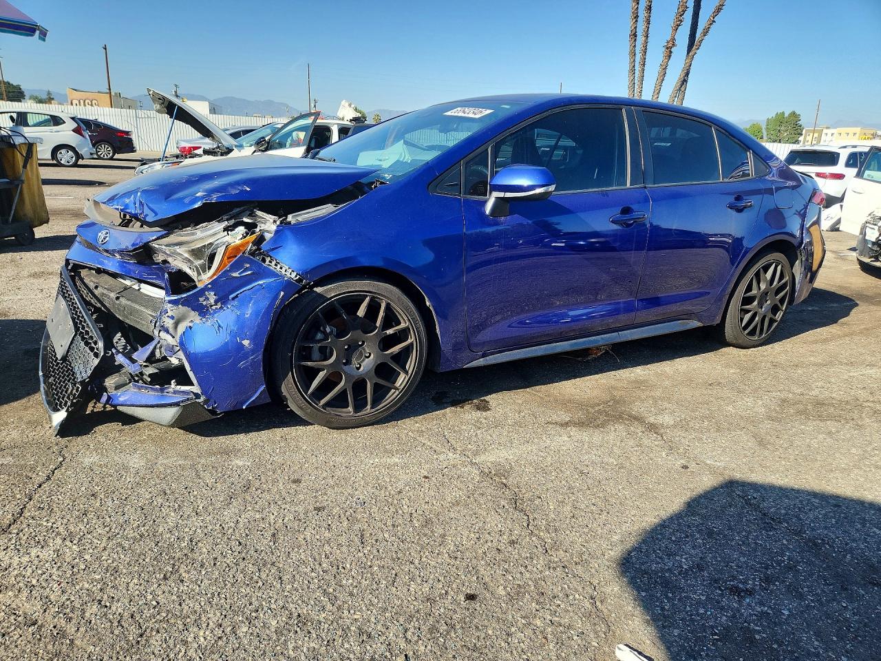 2020 TOYOTA COROLLA SE, CVT — Front 3/4