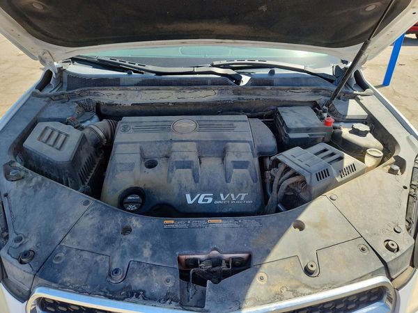 2015 CHEVROLET EQUINOX LTZ — Engine bay