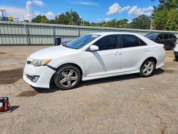 2014 TOYOTA CAMRY