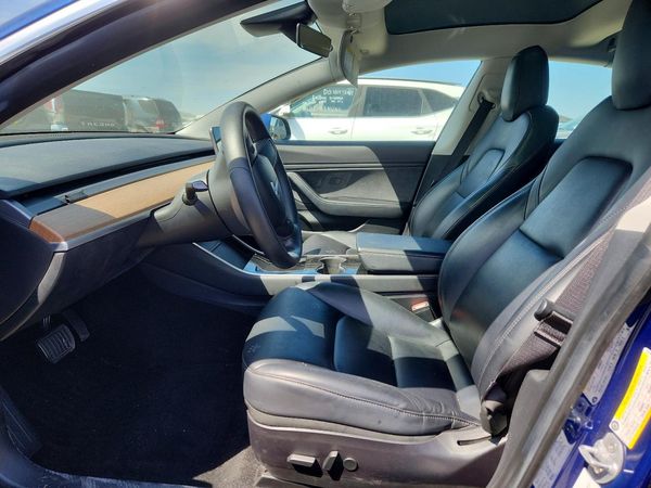 2019 TESLA MODEL 3 — DENT