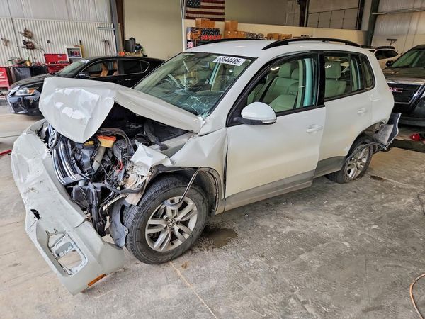 2017 VOLKSWAGEN TIGUAN — Front 3/4