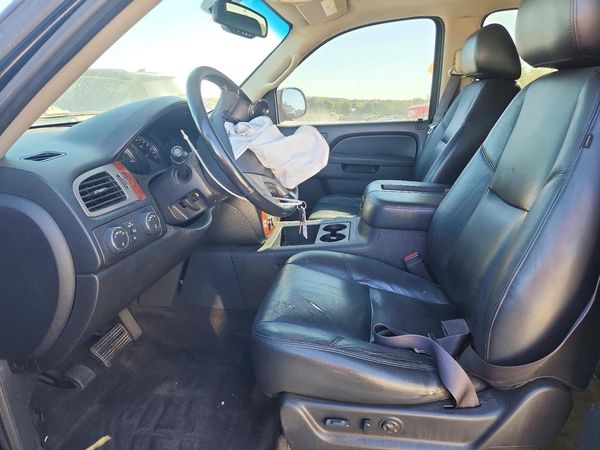 2012 CHEVROLET SUBURBAN LTZ — DENT