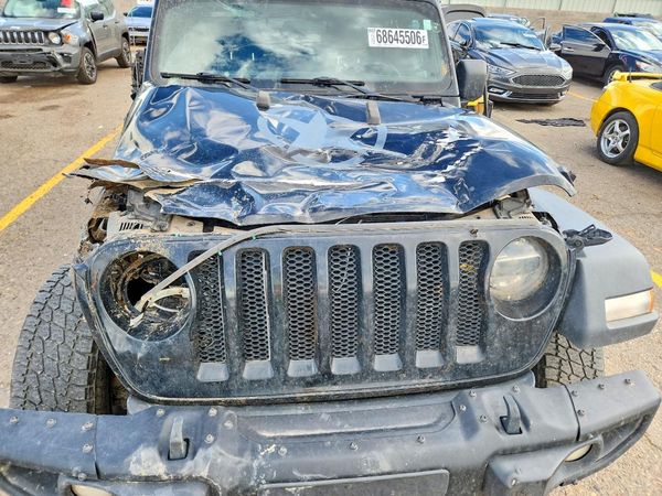 2021 JEEP WRANGLER UNLIMITED — Engine bay
