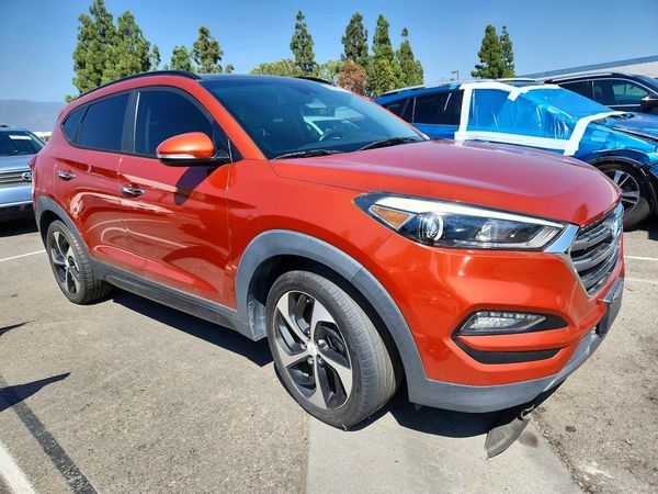 2016 HYUNDAI TUCSON