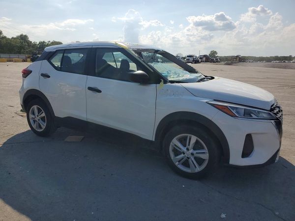 2024 NISSAN KICKS