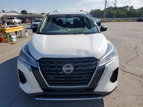 2024 NISSAN KICKS